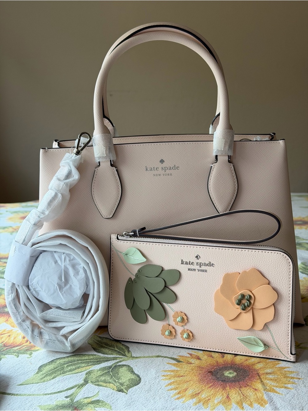 ππΌπ KATE SPADE RAE PEACH MEDIUM SATCHEL AND LUCY FLORAL WRISTLET ππΌπ NWT ππΌπ - Picture 7 of 16